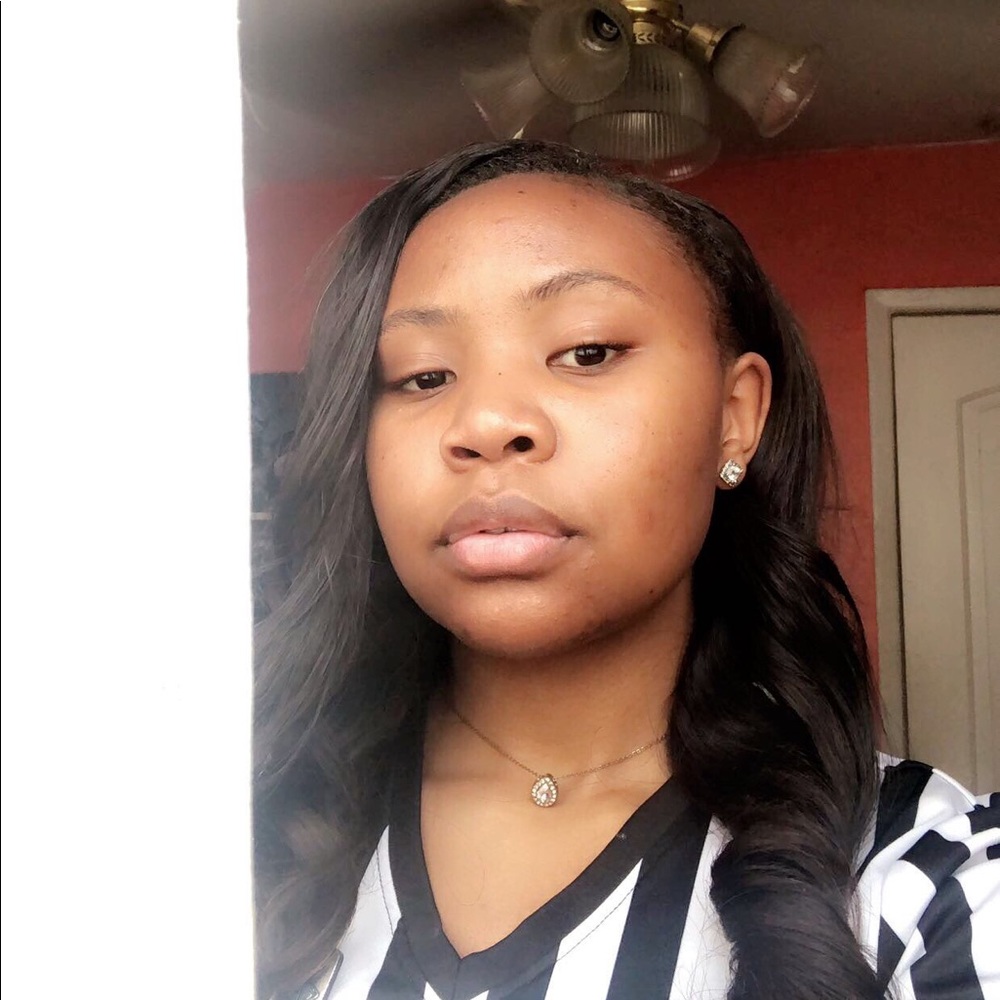 Meet your Posher, Azaa